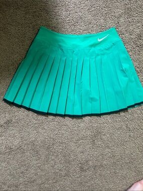 Nike Women's Pleated Tennis Skirt in green